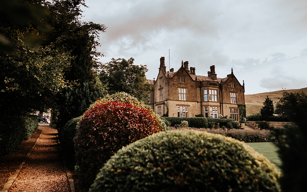 Falcon Manor