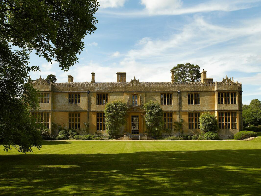 Stanway House & Tithe Barn